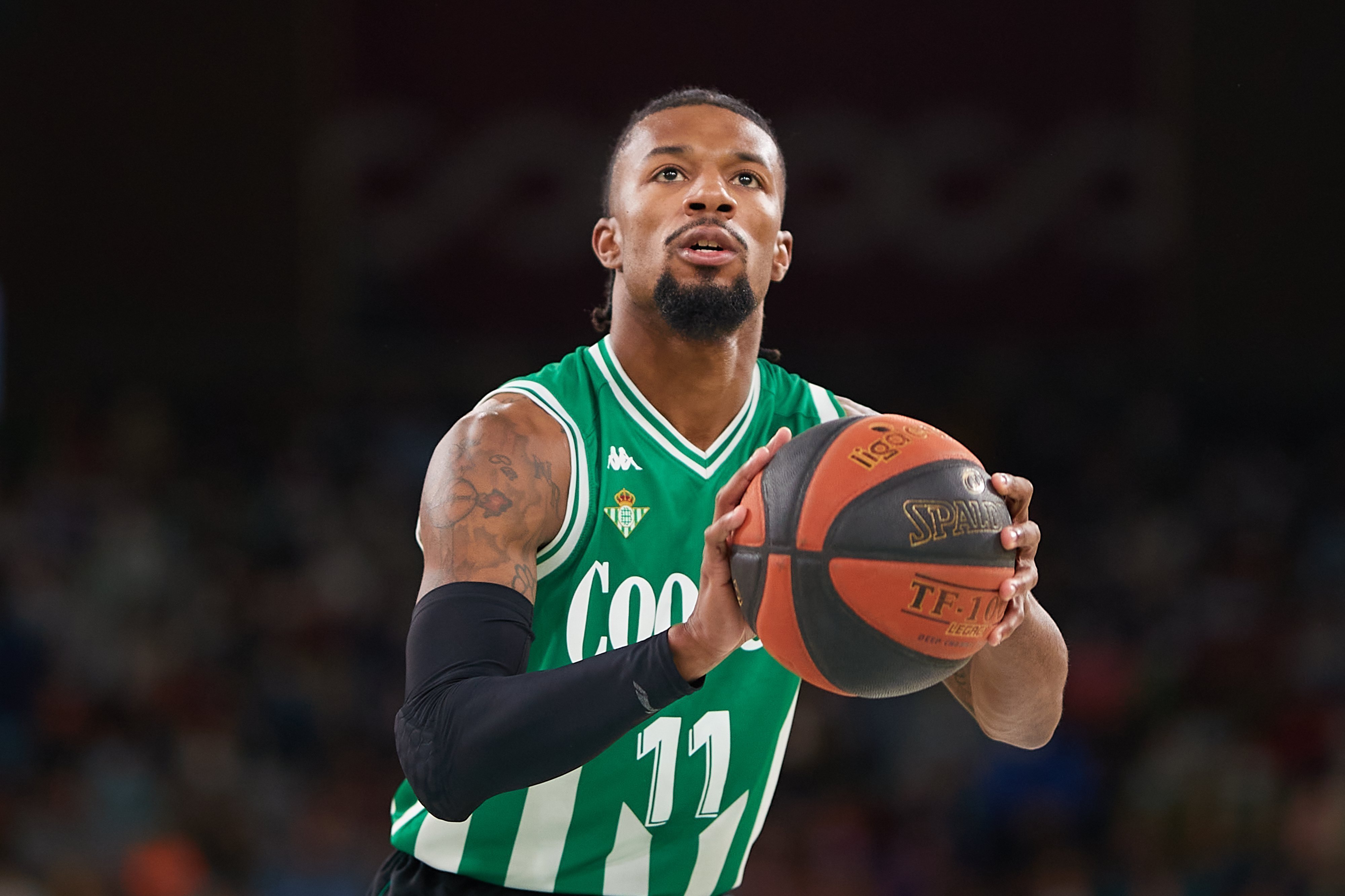 Dontrell Brite Renova com o Bauru Basket por Mais uma Temporada