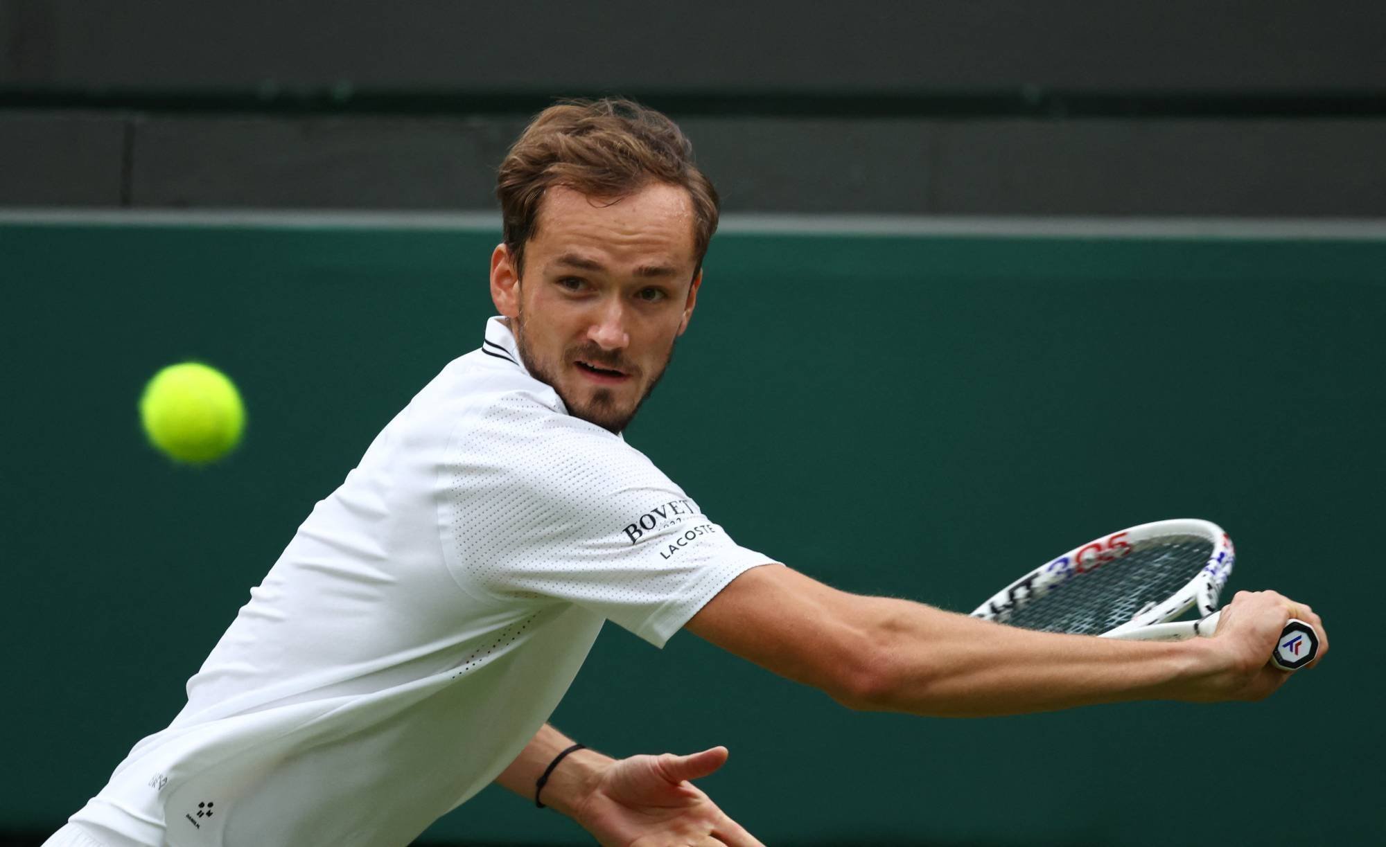 Medvedev Vence Sinner e Avança às Semifinais de Wimbledon